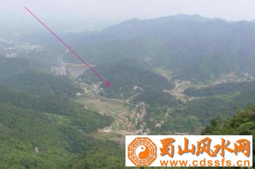 上坟的时候下雨是什么征兆 墓地风水有何寓意