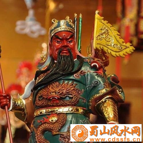 饭店供奉文财神还是武财神好呢