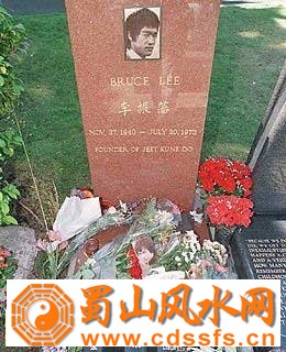 名人墓地之李小龙的墓地