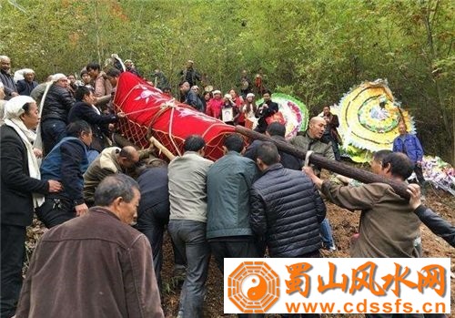 为什么新坟三年不能动土
